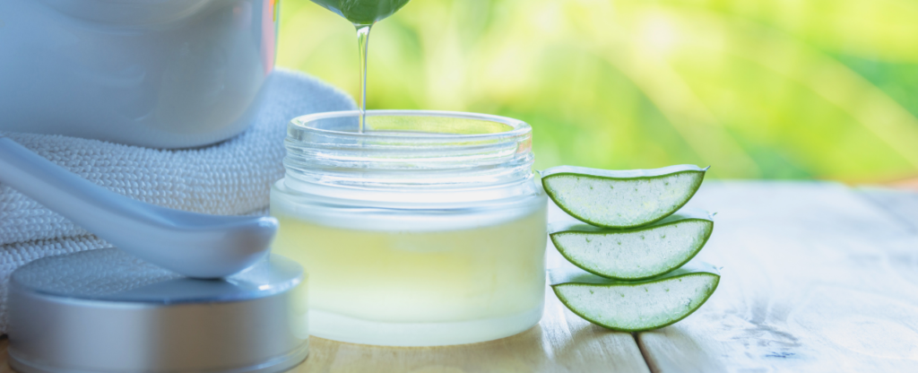 gel aloe vera pot plante coupée et serviettes