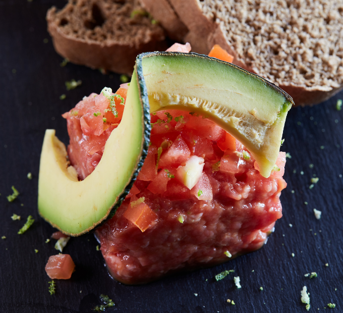 Tartare tomate avocat pain complet